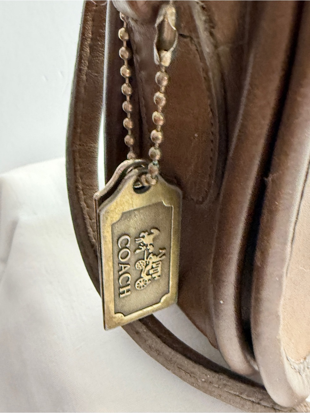Authentic vintage Coach Dinky 1970’s-80’s NYC made Mocha leather crossbody bag - Picture 5 of 8
